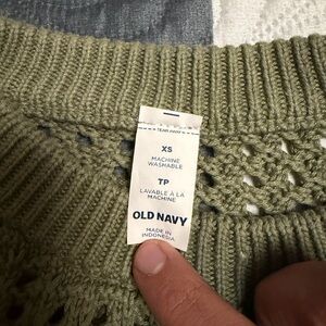 Old Navy Women's Olive Crew Neck Sweater